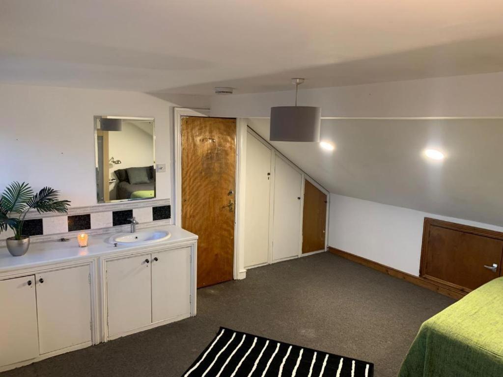 Guest House Balham, South London Spacious, Lambert, 6 Rooms Available Rum bild